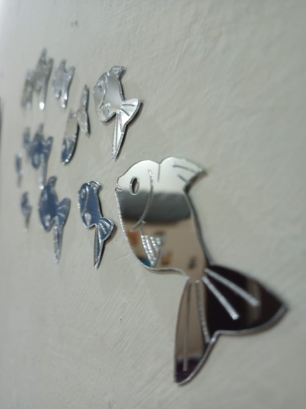 30 Pcs Acrylic Fish Mirror Wall Stickers – Silver Décor for Kids Room/Bathroom