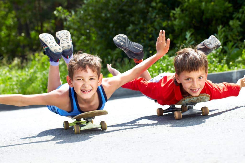 Multi-Color Four-Wheel Roller Skateboard For Kids Teens Adults